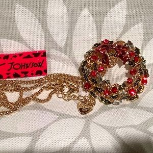 HOLIDAY WREATH Pendant Necklace